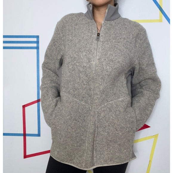 Lululemon Tundra Trek 1/2 Zip - Picture 3 of 3